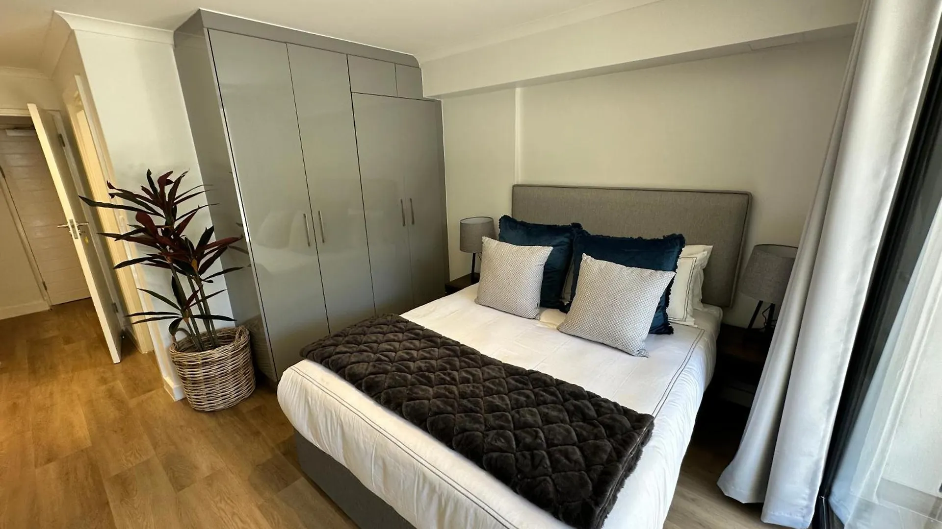Newlands Peak Apartments Cape Town